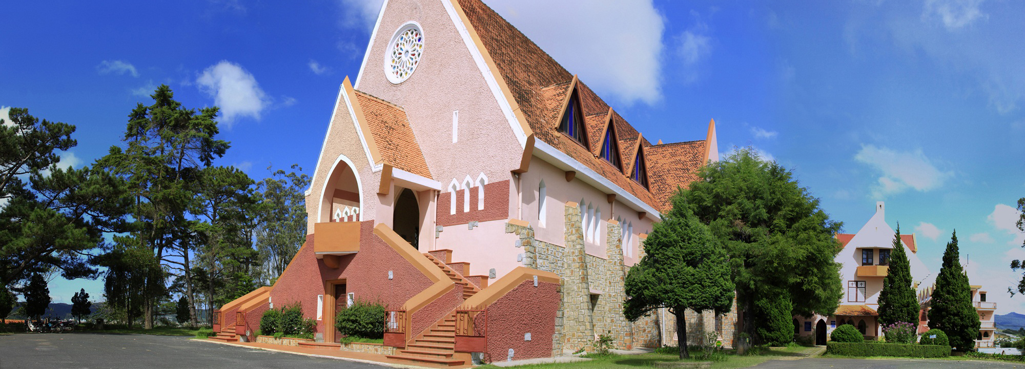 Nhà thờ Domaine De Marie - Dấu ấn châu Âu giữa lòng Đà Lạt