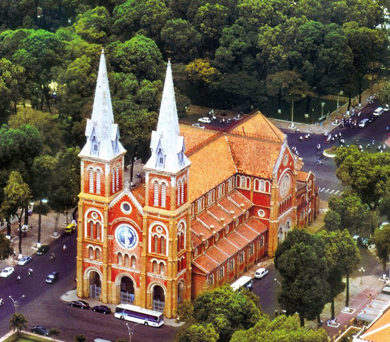Nhà thờ Đức Bà Sài Gòn, điểm đến tham quan nổi tiếng bậc nhất Sài thành 2