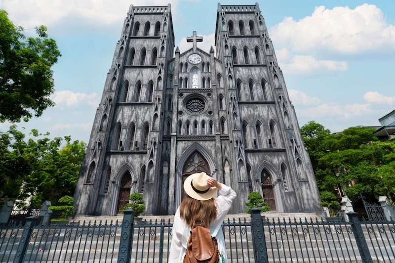 Nhà thờ lớn Hà Nội với kiến trúc Gothic nổi bật giữa lòng thành phố 7