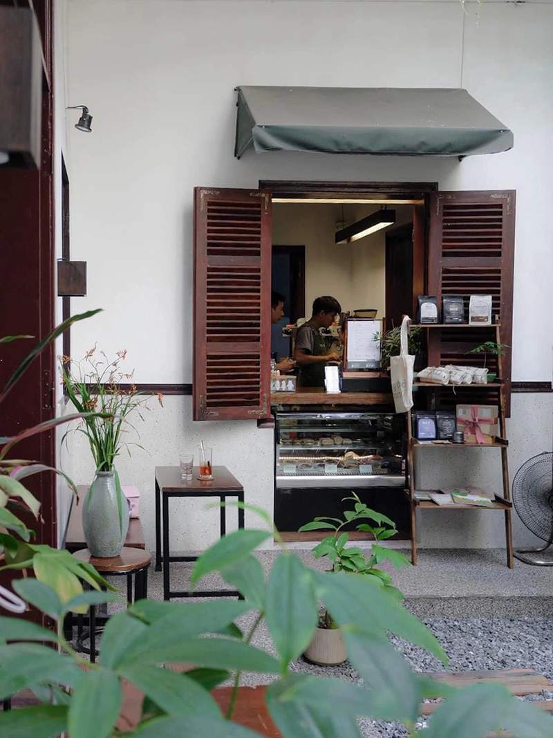 Những tiệm cà phê ở Hà Nội với vẻ đẹp êm đềm giữa lòng thủ đô 10