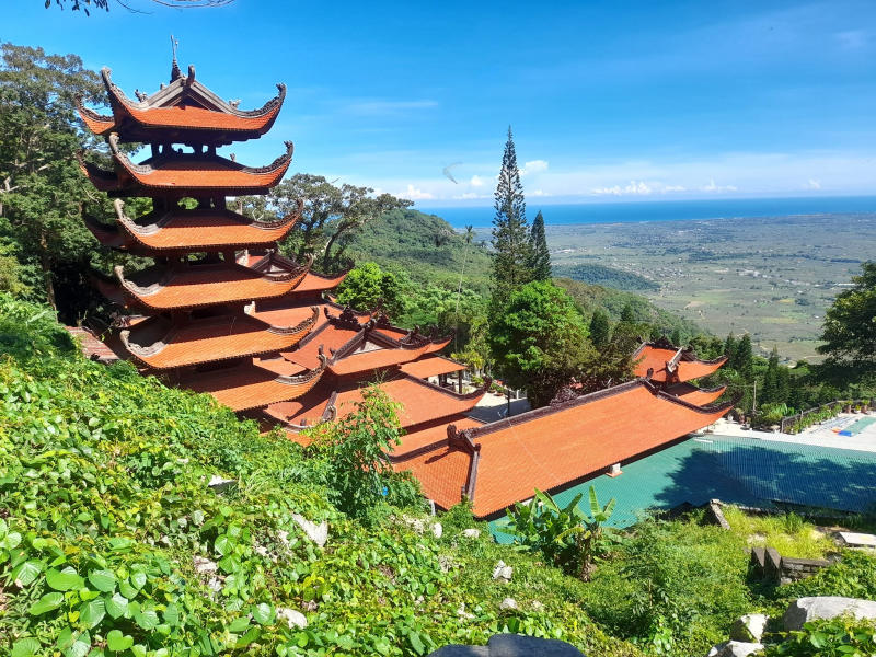 Núi Tà Cú, địa điểm du lịch tâm linh cực hot tại Bình Thuận 2
