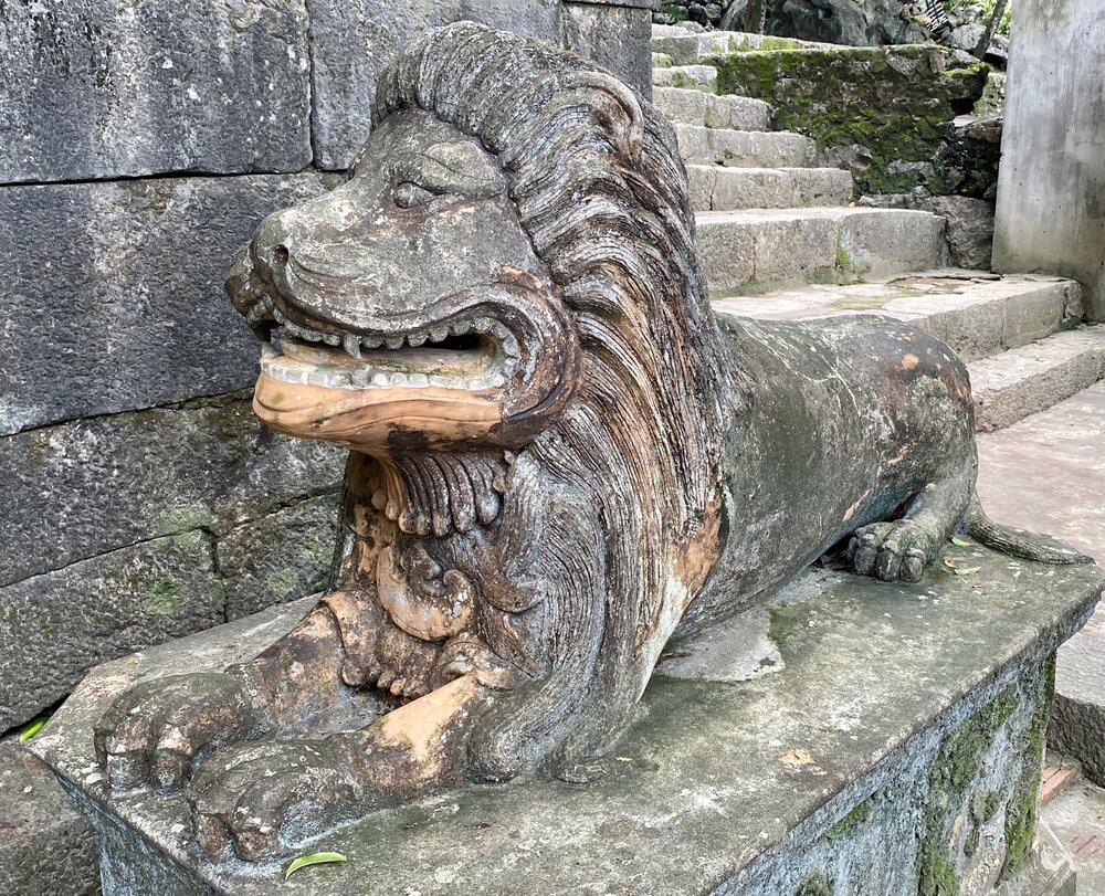 Oai linh chùa Bích Động - Ngôi chùa cổ cheo leo trên dãy Trường Yên 6