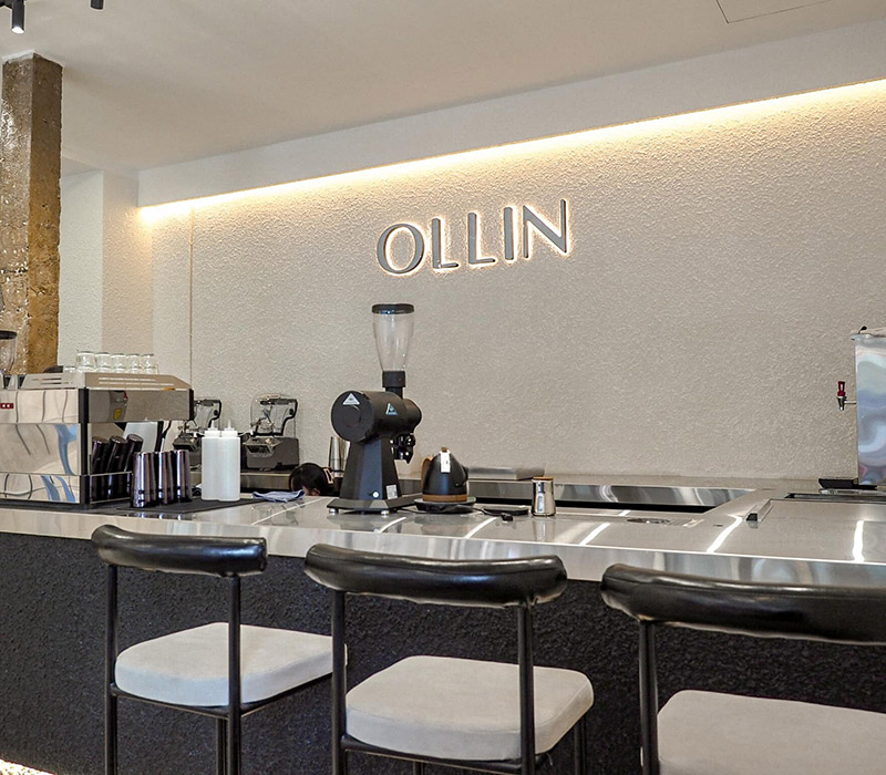 Ghé thăm Ollin Cafe khám phá không gian sang trọng và ngọt ngào 2