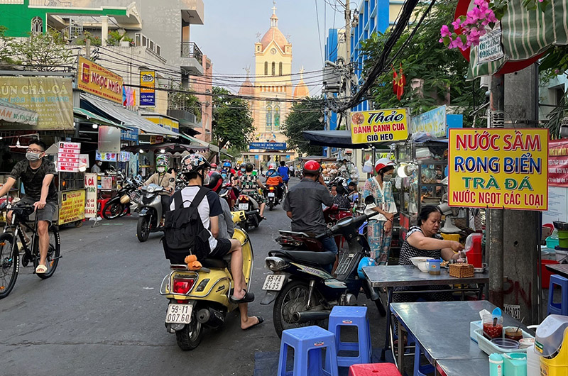 Những khu phố ẩm thực Sài Gòn nức tiếng gần xa 5