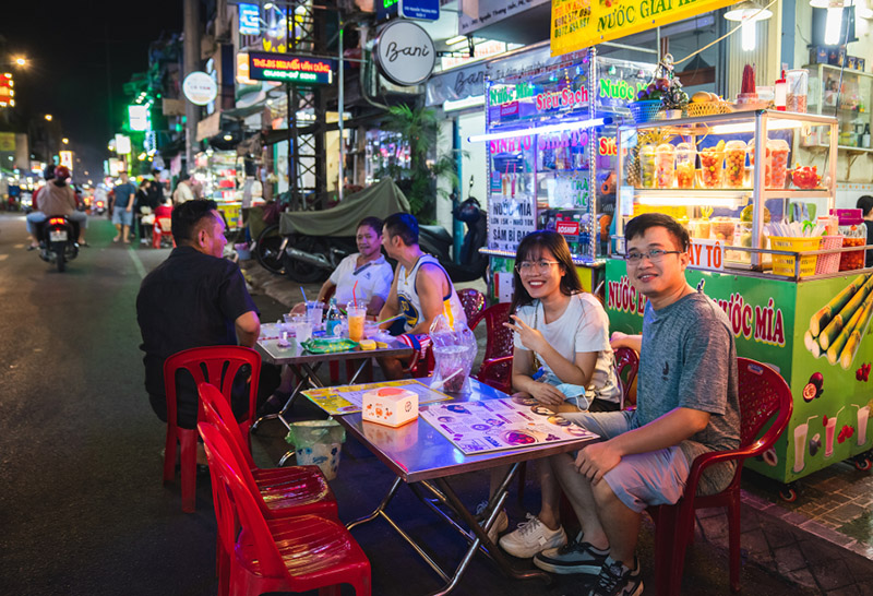 Những khu phố ẩm thực Sài Gòn nức tiếng gần xa 3
