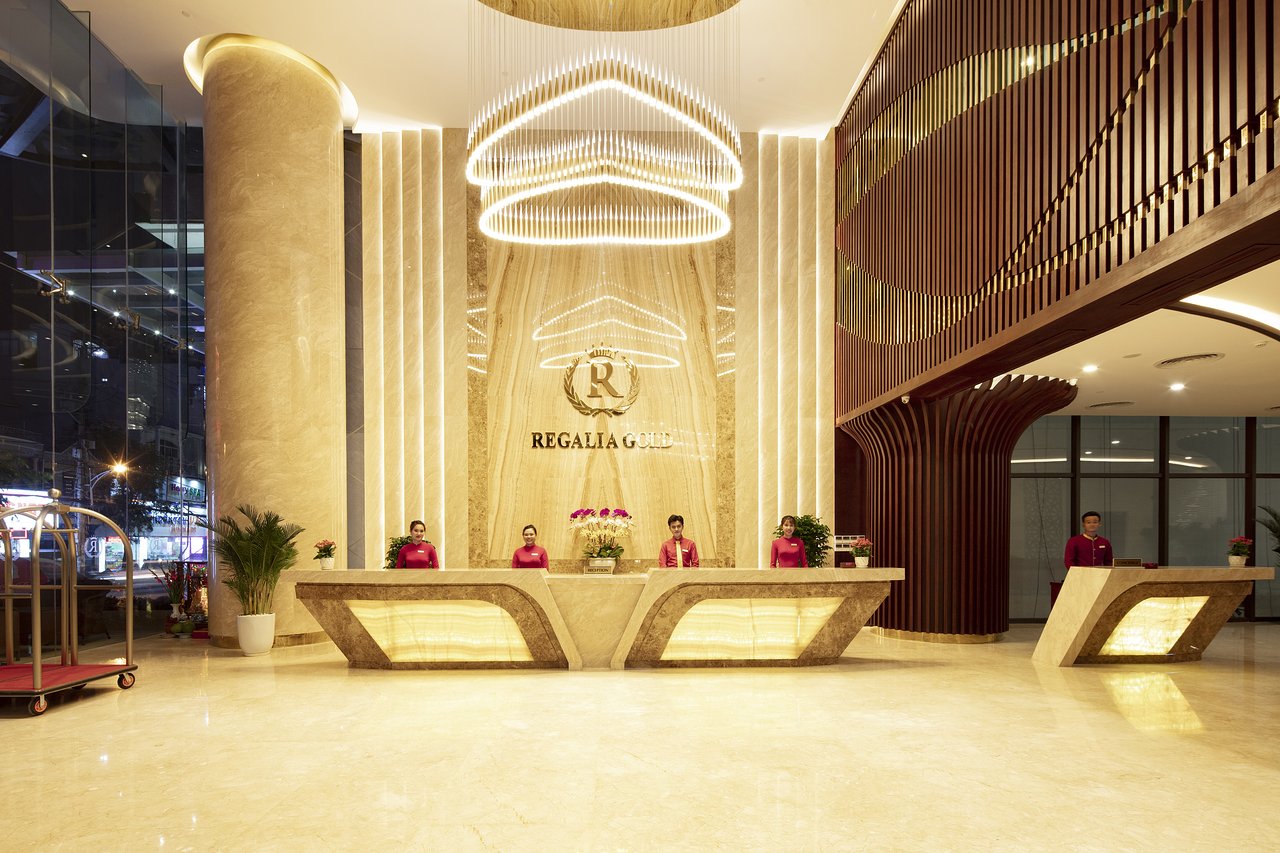 Regalia Gold Hotel-Khách sạn 5 sao có hồ bơi vô cực ở tầng 40