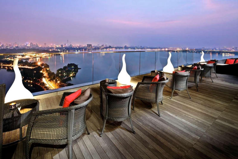 Top 10 Rooftop bar Hanoi sở hữu view săn ảnh cực chất 7