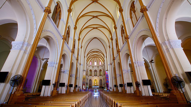 Nhà thờ Đức Bà Sài Gòn, điểm đến tham quan nổi tiếng bậc nhất Sài thành 9