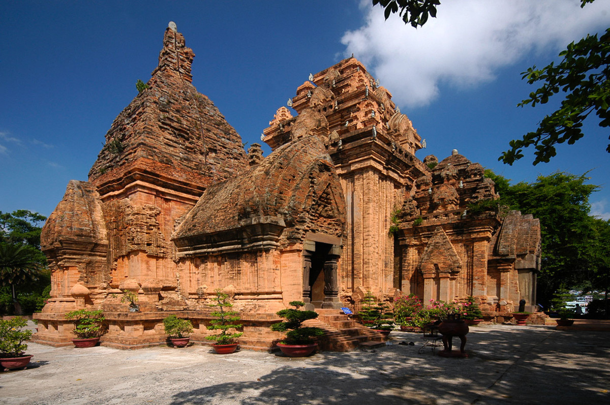 Tháp bà Ponagar Nha Trang - Quần thể kiến trúc nổi bật của người Chăm Pa cổ xưa