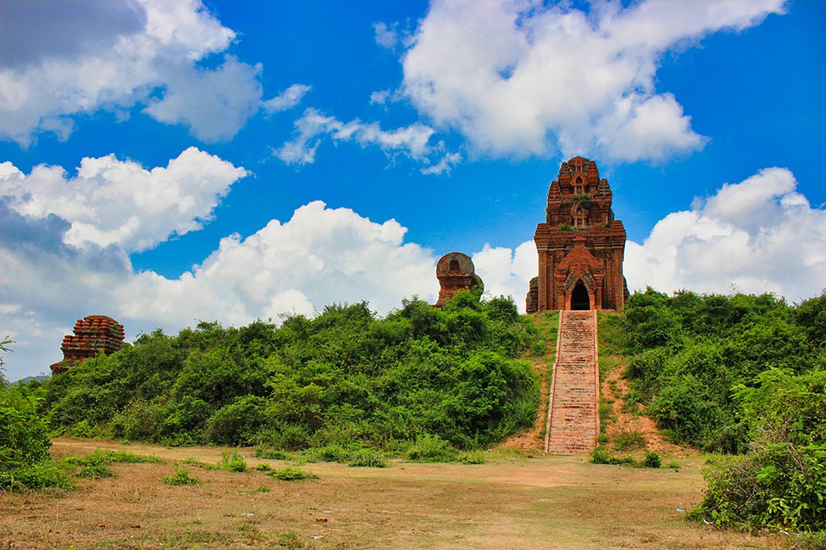 Tháp Nhạn Phú Yên - Ngọn Tháp Cổ Xưa Của Người Chăm Ẩn Chứa Nhiều Điều Lý  Thú