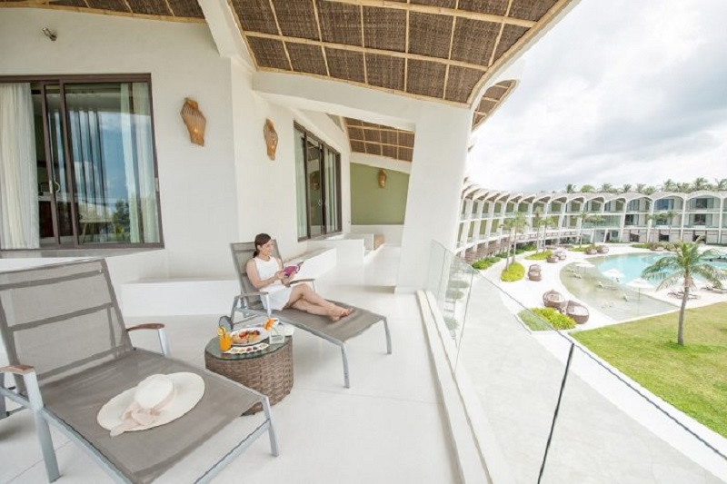 Breakfast on the balcony with cool fresh air from the sea