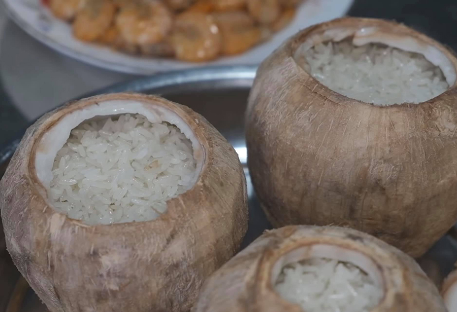 Thưởng thức cơm dừa Bến Tre, món ăn dân dã với hương vị ngon mê ly 8