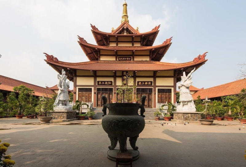 Tìm sự bình yên tại Chùa Huệ Nghiêm lâu đời bậc nhất Sài Gòn 2