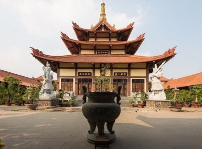 Tìm sự bình yên tại Chùa Huệ Nghiêm lâu đời bậc nhất Sài Gòn