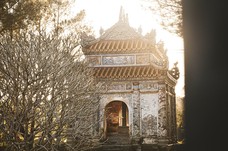 Tìm về Lăng Đồng Khánh, công trình kiến trúc đặc sắc hiếm người biết đến 2