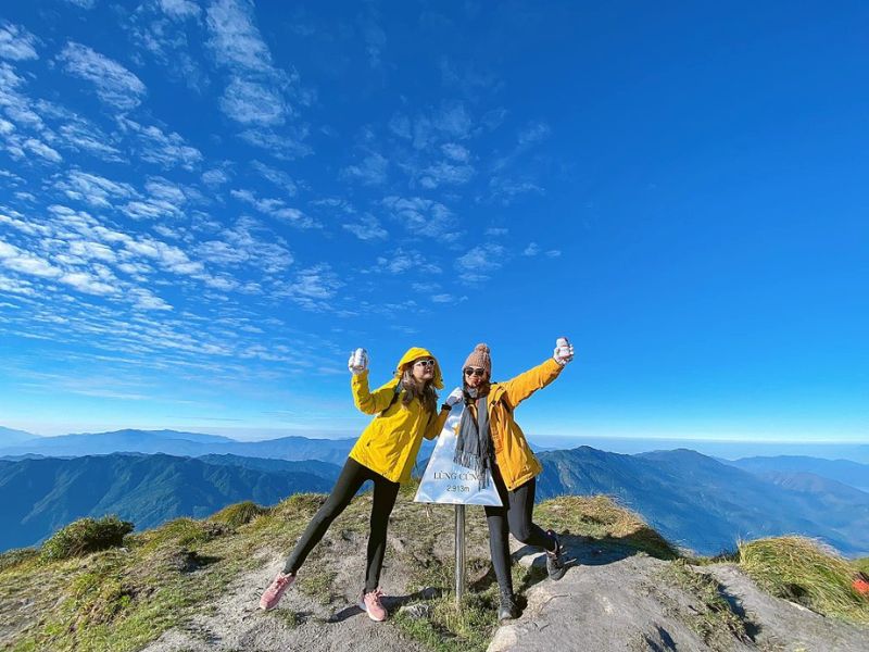 12 Địa điểm trekking cực đáng trải nghiệm của nước ta 5