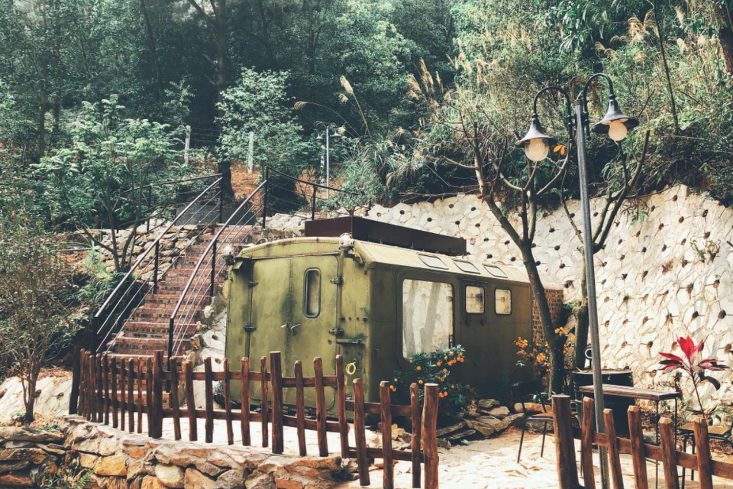 U Lesa Nhà Bên Rừng là một trong những homestay độc đáo tại Hóc Sơn 6