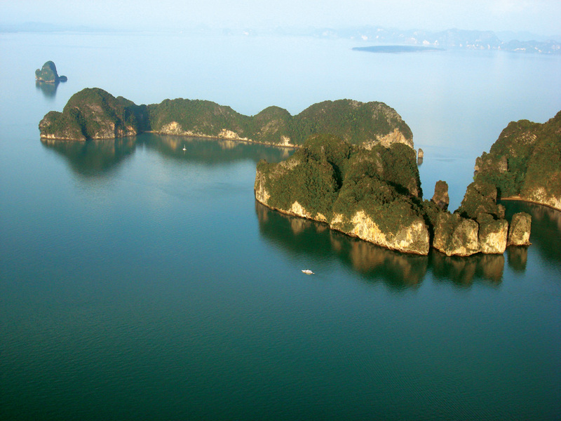 Vịnh Phang Nga nơi biển cả hòa quyện với bầu trời Thái Lan 9