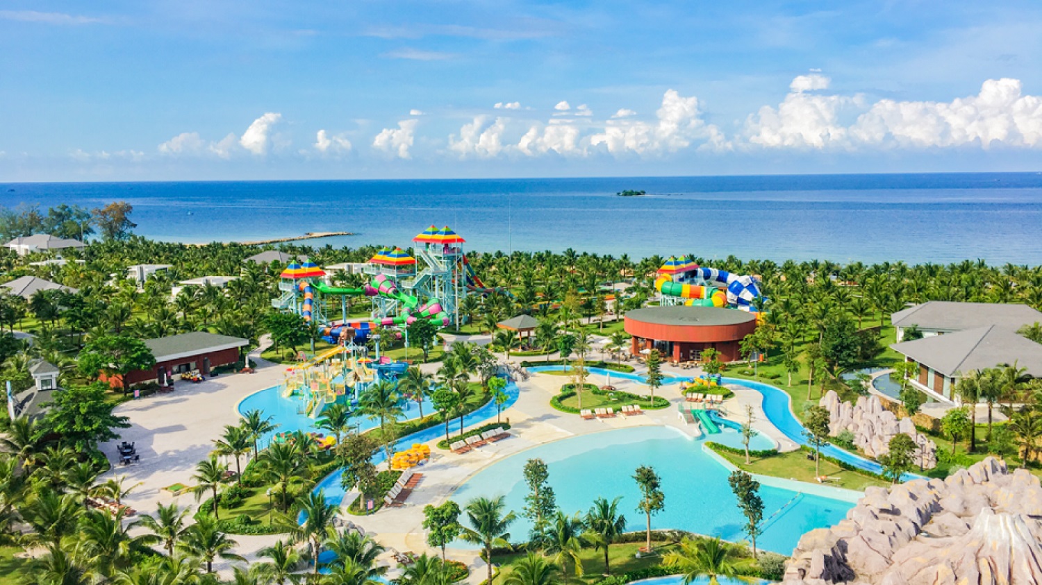 VinOasis Phú Quốc - Resort Phú Quốc 5 sao cό cȏng viên nước riêng biệt