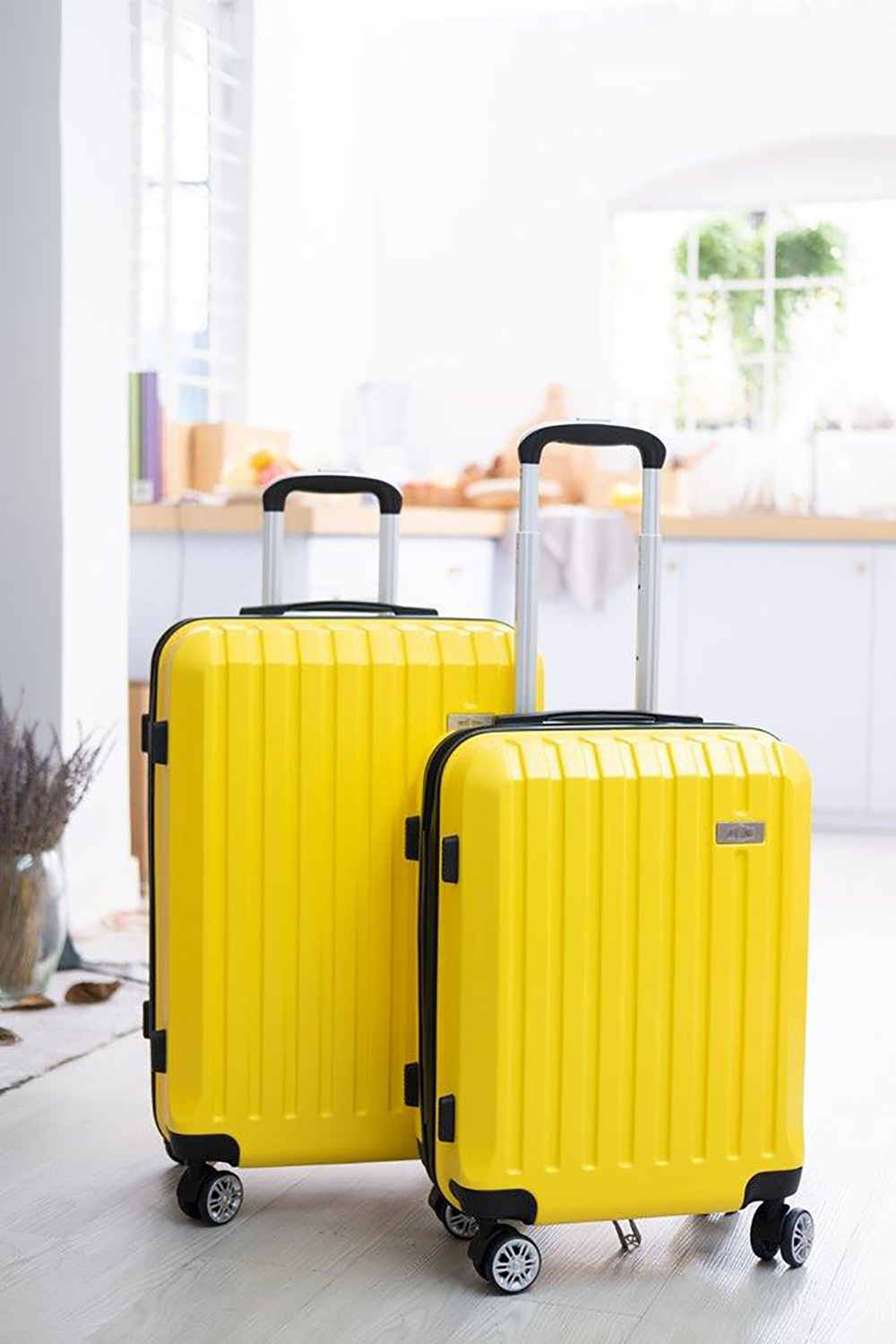 Đừng bỏ lỡ: Cơ hội mua vali xịn, giá cực mịn chỉ từ 499K 4