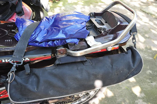 Cách buộc đồ an toàn khi đi phượt bằng xe máy