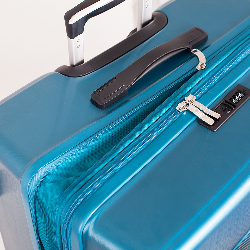 Rovigo Reca – Mẫu vali đang gây sốt tại MIA 5
