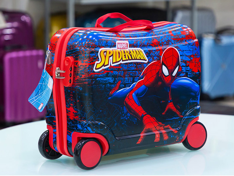 Có Vali Spider Man, bé nhà bạn đến đâu cũng trở nên nổi bật