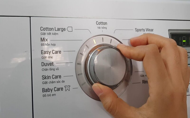 Hướng dẫn cách giặt balo tại nhà dễ dàng, nhanh chóng 4