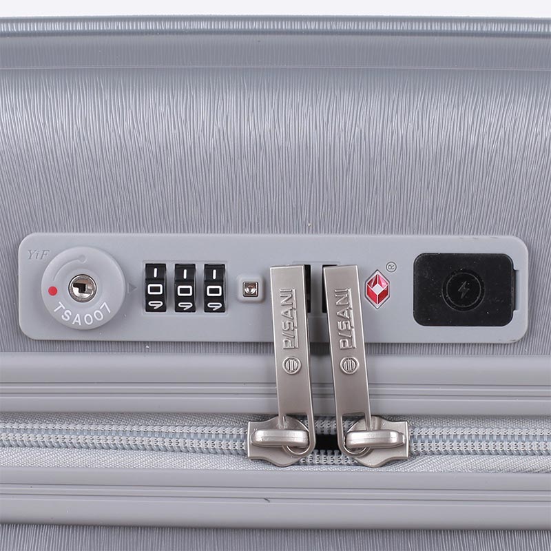 Lý do nên mua vali tích hợp cổng sạc USB thông minh 3