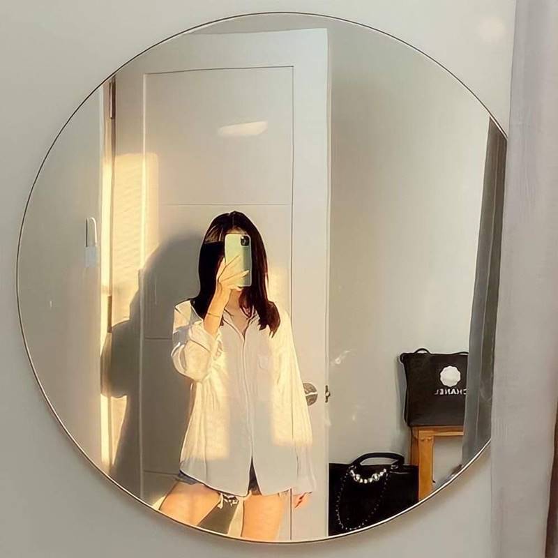 Hướng dẫn 10 cách tạo dáng với vali chuẩn như fashionista 7