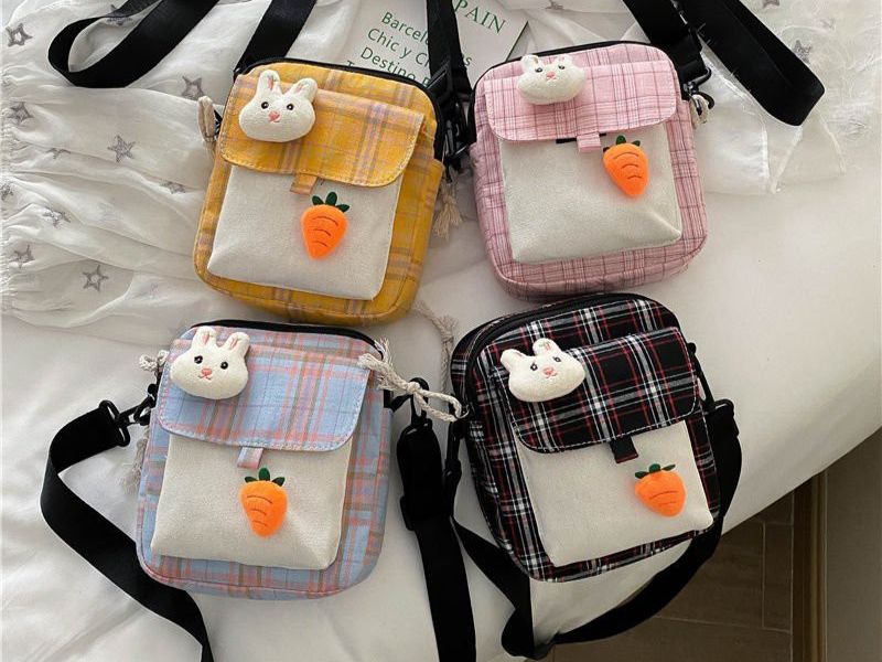 Tổng hợp các mẫu túi đeo chéo cho học sinh cấp 2 dễ thương, giá cả bình dân