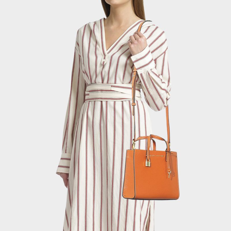 Top 10 mẫu túi xách nữ màu cam giúp bạn nâng tầm phong cách thời trang 7