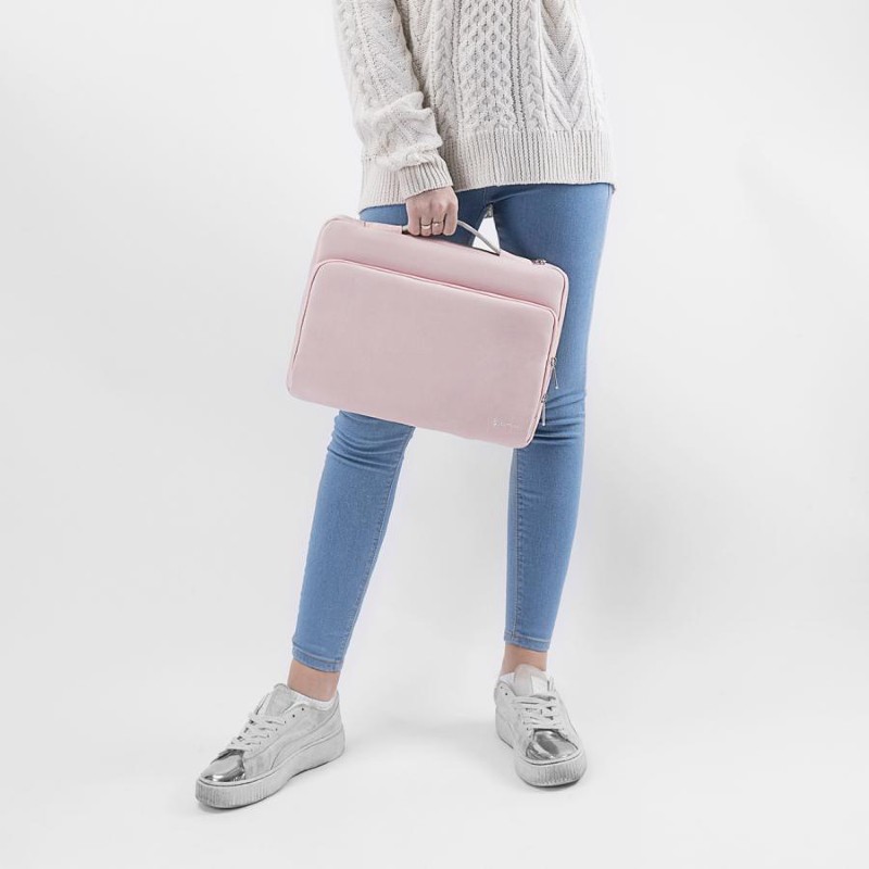 Top 6 mẫu túi xách nữ đựng được laptop với thiết kế thời thượng thu hút người dùng 2