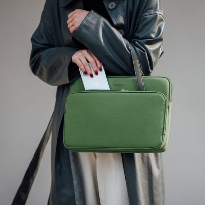 Top 6 mẫu túi xách nữ đựng được laptop với thiết kế thời thượng thu hút người dùng 7