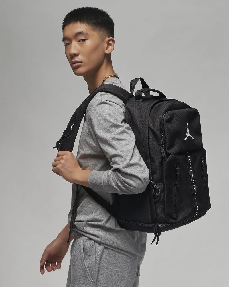 Top 7 mẫu balo Jordan nổi bật được tín đồ thời trang streetwear yêu thích 6