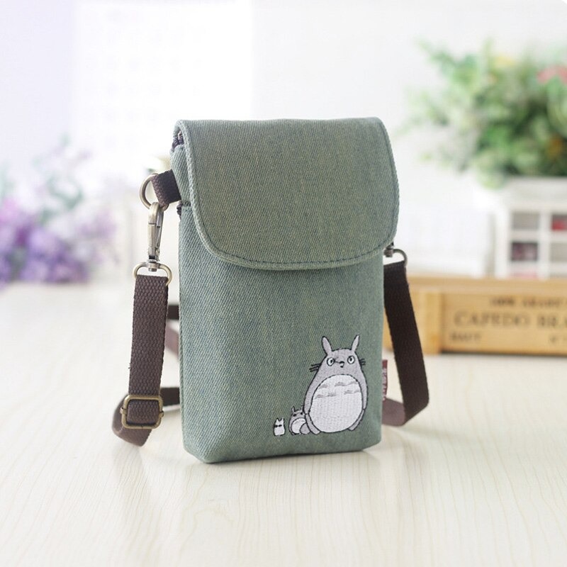 Các mẫu túi đeo chéo anime ngộ nghĩnh được yêu thích hiện nay 8