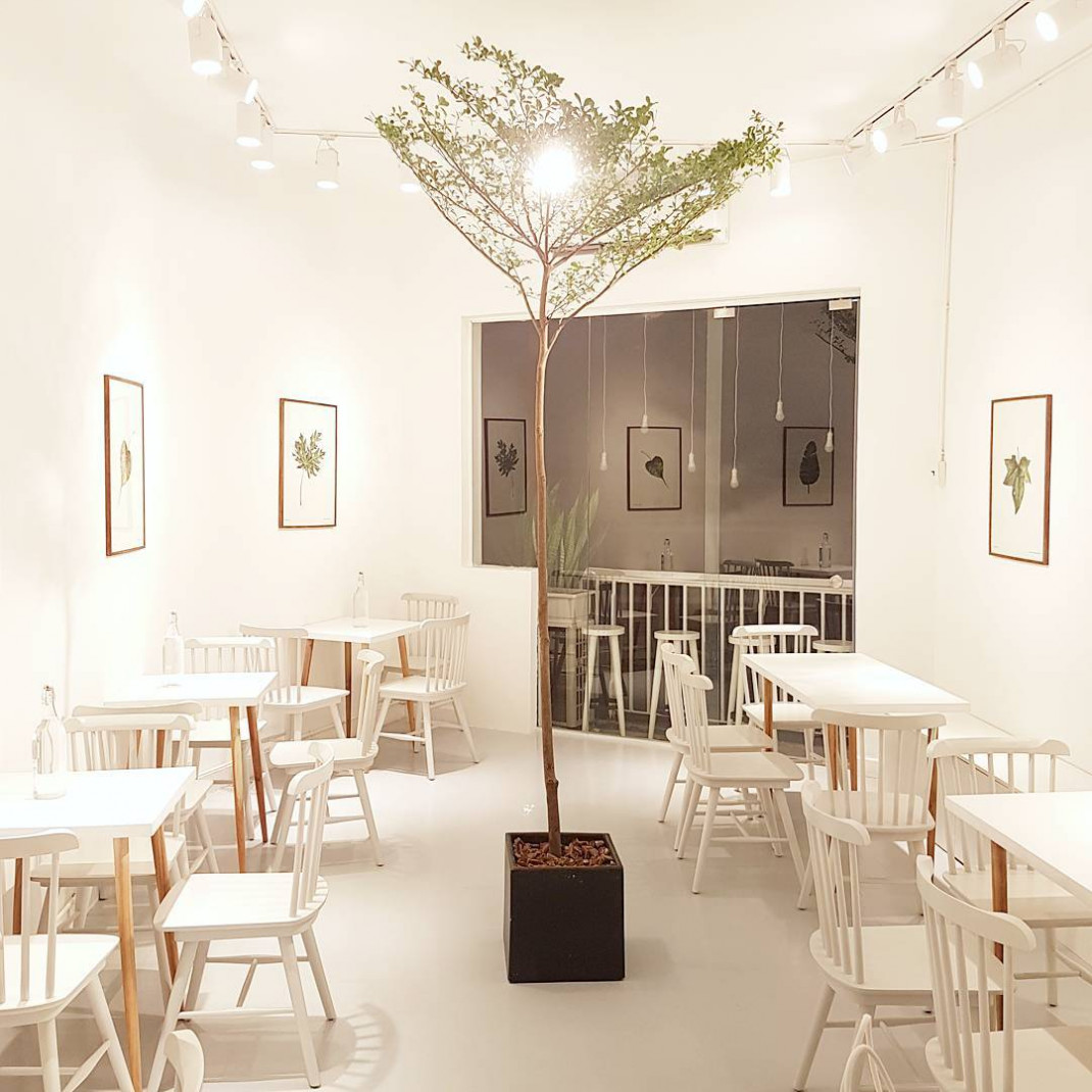 Khám phá ngay 15 quán cafe tone trắng hot nhất Sài Gòn đang khuấy đảo giới trẻ! 18
