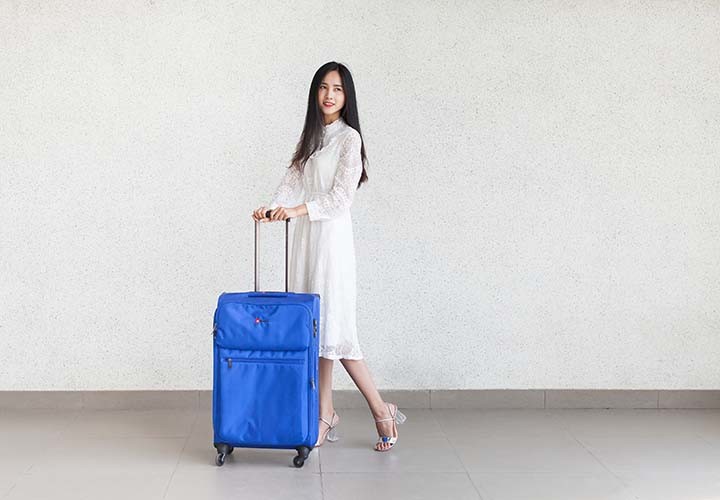 Nên mua vali nhựa hay vải? 3